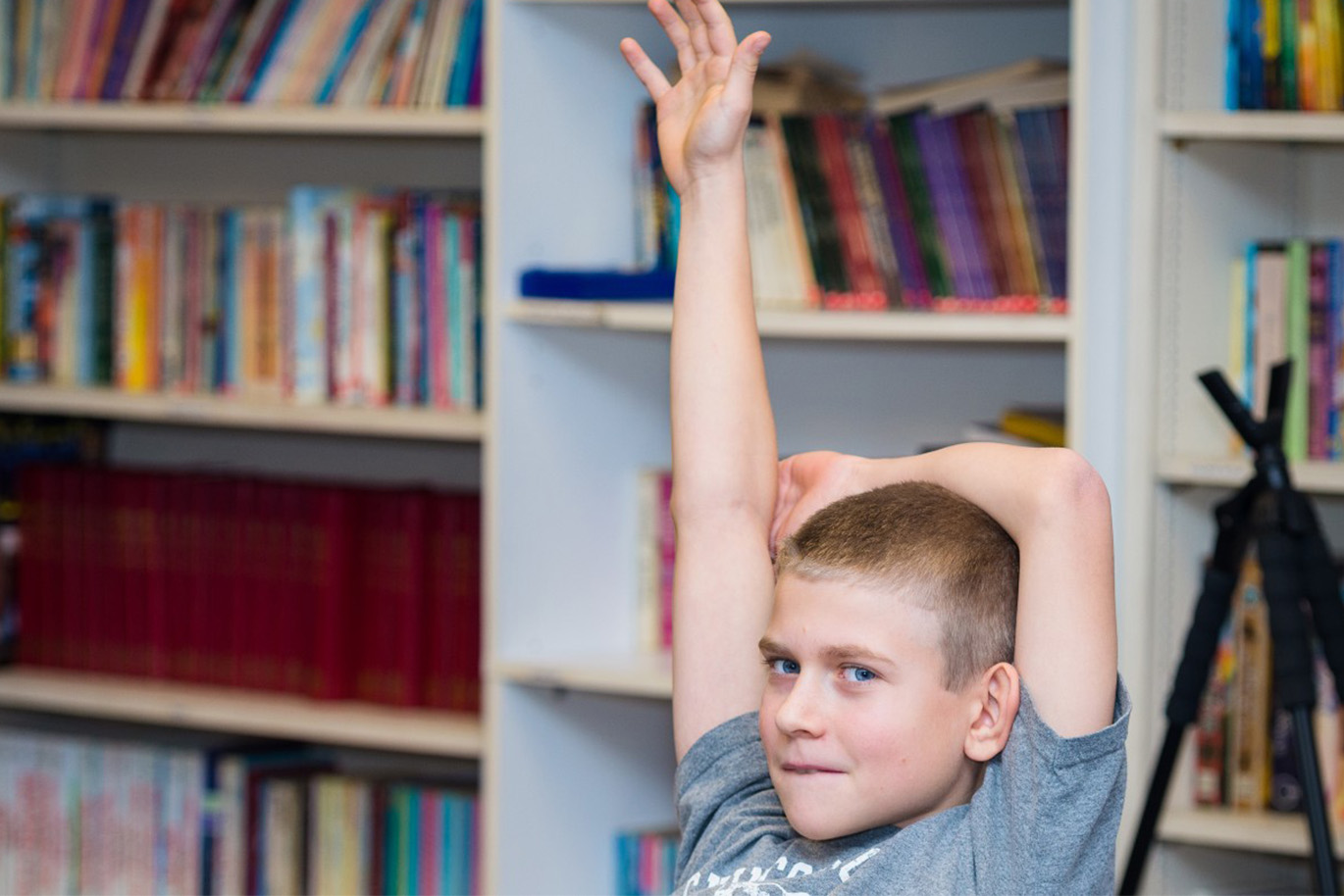 student raises hand in private middle school Harrisonburg, VA